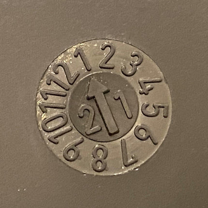 Datostempel på Homefarm kapillærkasse med produktionsmåned og år